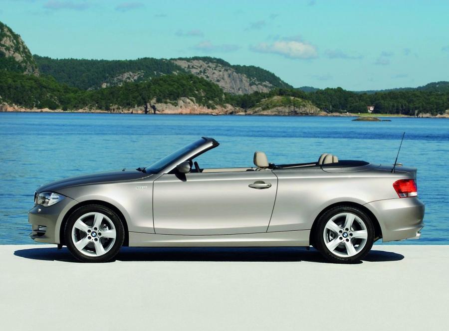  BMW 1-Series Convertible 2007 года  (фото 11 из 36)